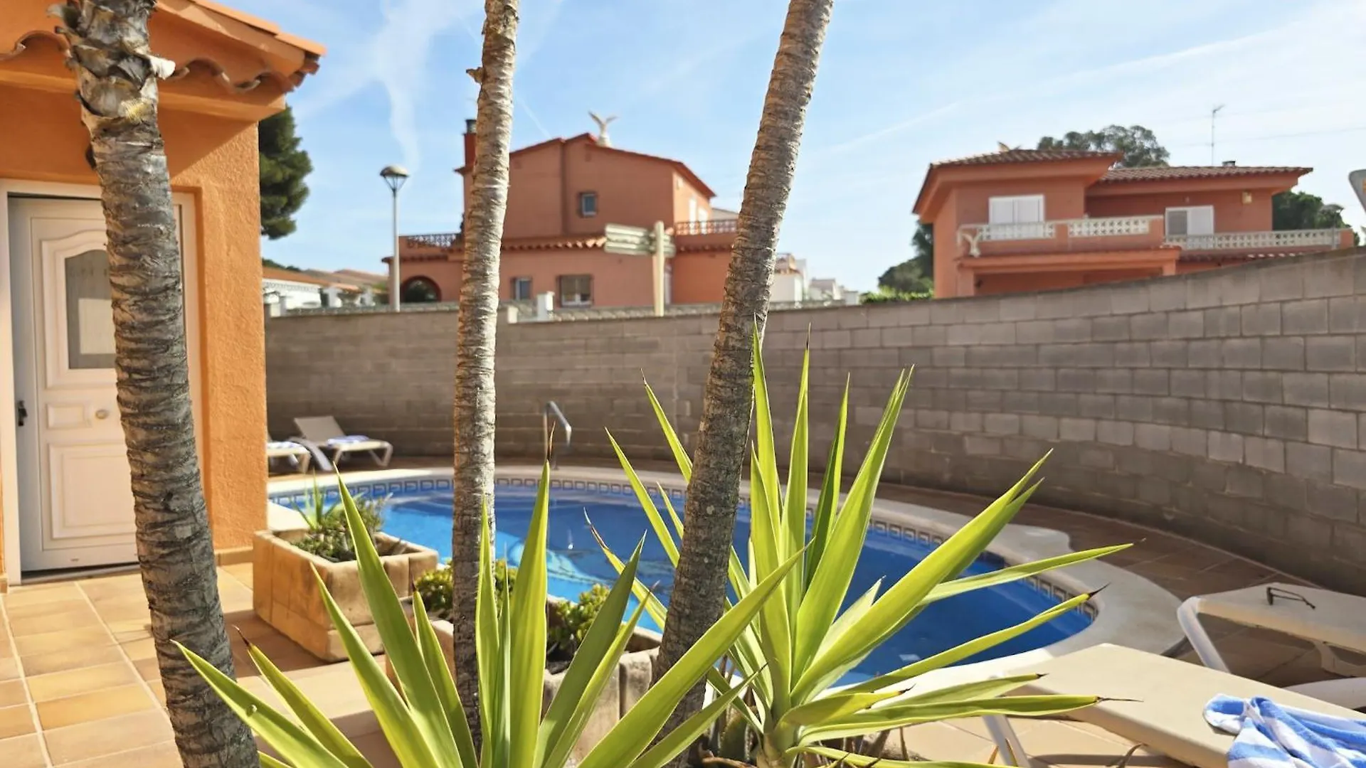 Charming Villa, 200 Meters From Riells Beach L' Escala Spanien