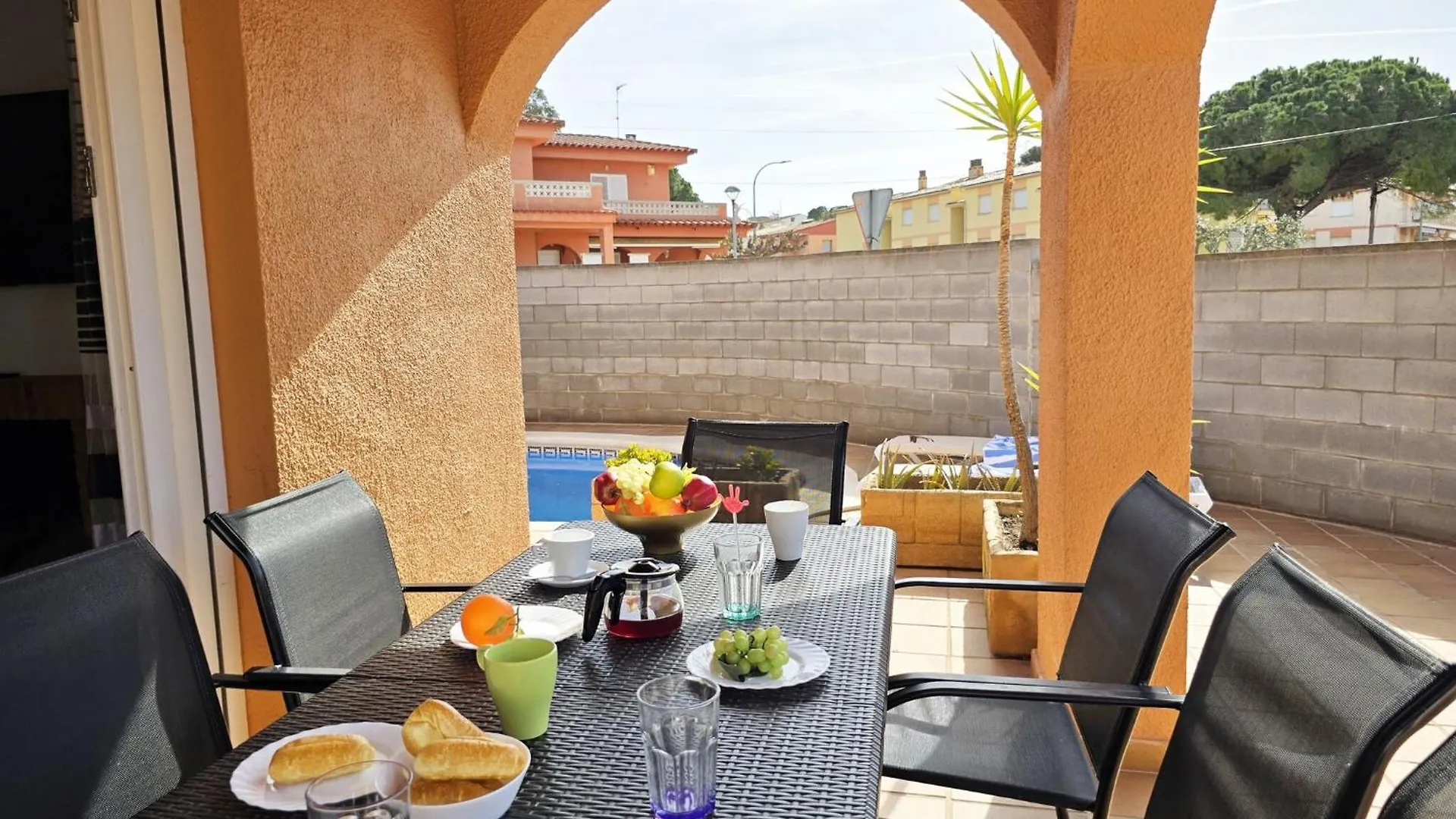 Villa Charming Villa, 200 Meters From Riells Beach L' Escala